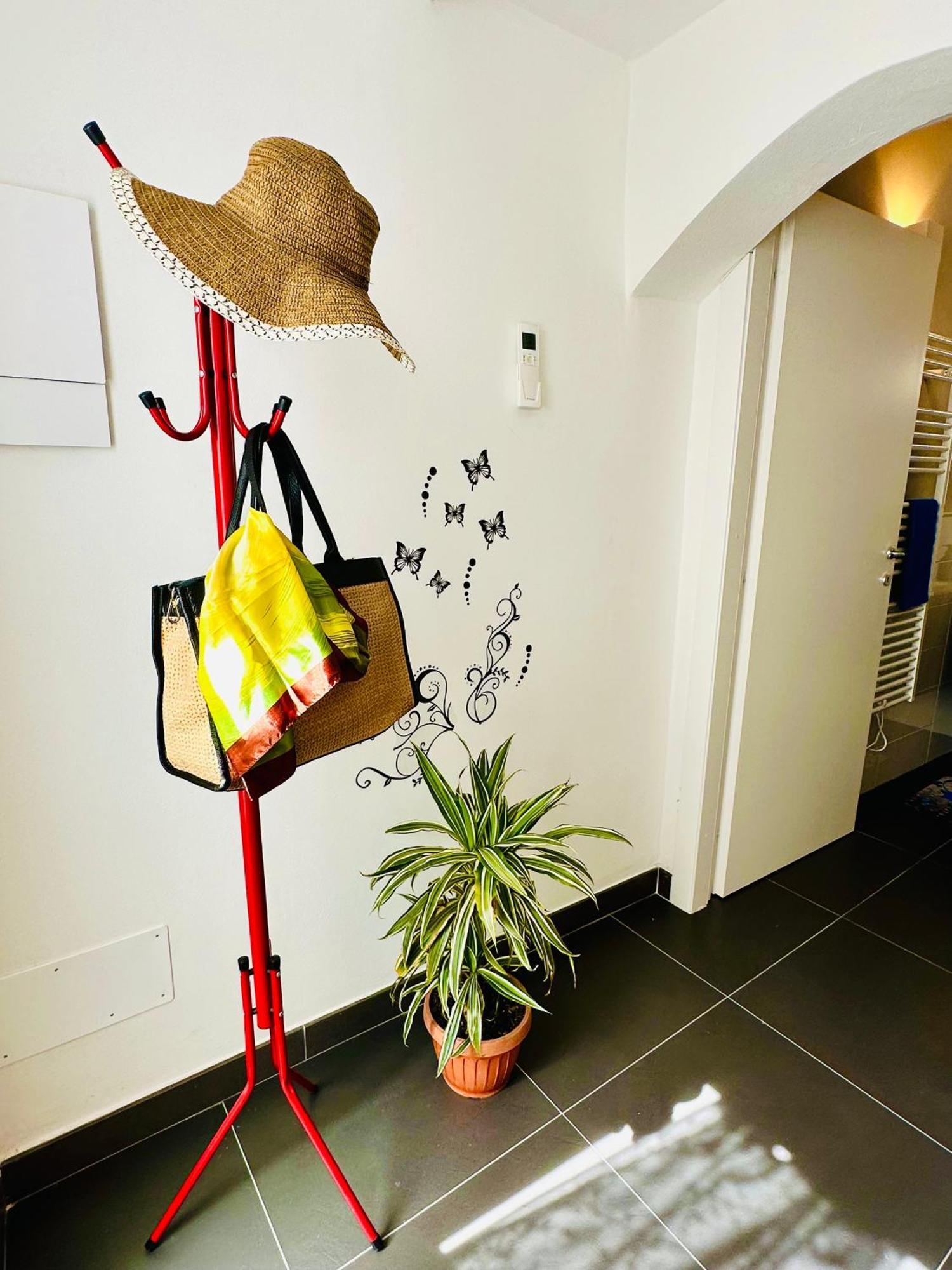 Butterfly House Apartment La Spezia Bagian luar foto